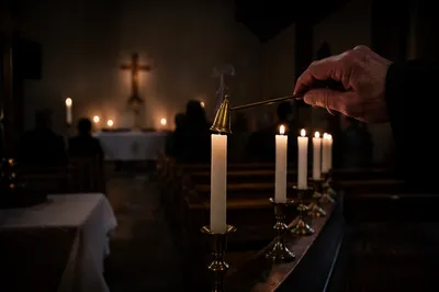 Good Friday Tenebrae Candle Extinguishing Service