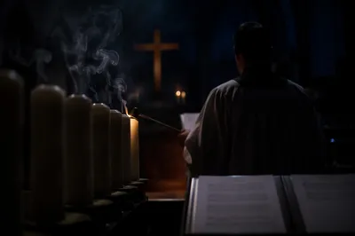 Good Friday Tenebrae Candle Extinguishing Service