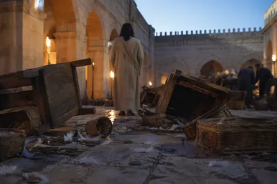 Holy Monday Temple Cleansing at Dusk