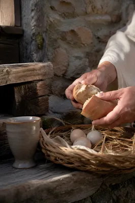 Maundy Thursday Communion Bread Breaking