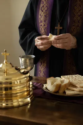 Maundy Thursday Communion Bread Breaking