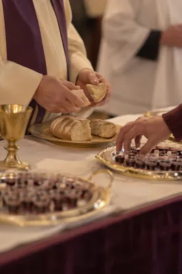 Maundy Thursday Communion Bread Breaking