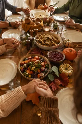 Thanksgiving Family Prayer Around Dinner Table
