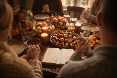Thanksgiving Family Prayer Around Dinner Table