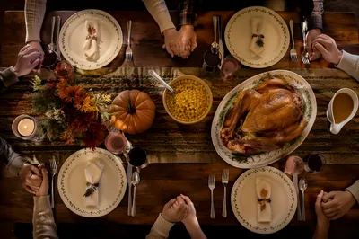 Thanksgiving Family Prayer Dinner Table