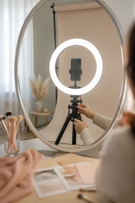Ring Light Mirror Reflection Creator Studio