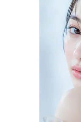 Minimal Split Background Beauty Editorial