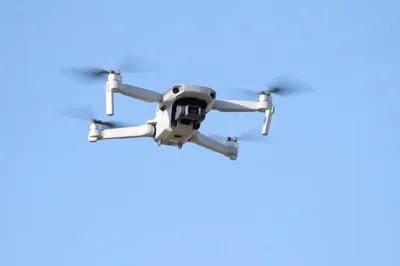 Photorealistic Drone Hovering in Clear Sky