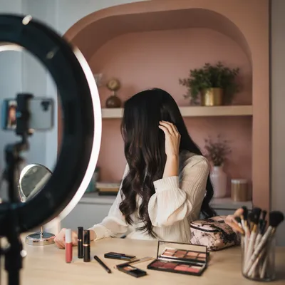 Ring Light Beauty Vlog Desk Setup