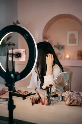 Beauty Vlog Desk with Ring Light