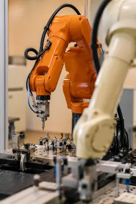 Precision Robotic Arm in Modern Manufacturing Lab