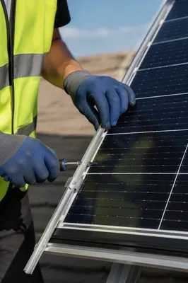 Rooftop Solar Panel Installation Technician