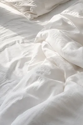 Peaceful White Bedding for Restful Recovery
